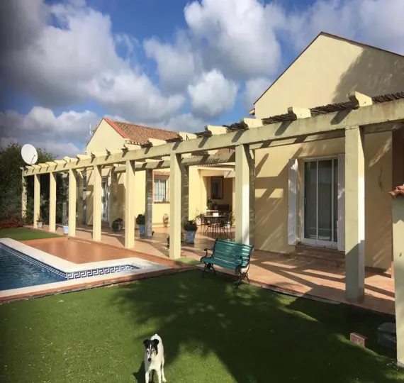 Продажа  отдельно стоящей виллы в San Martín de Tesorillo