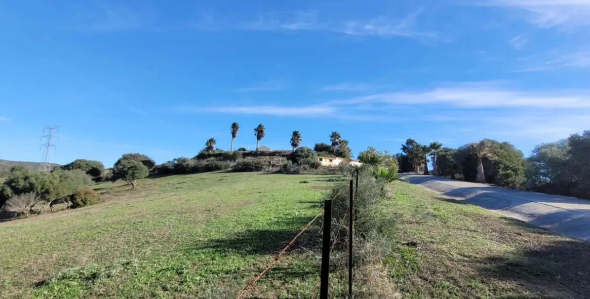 Продажа  отдельно стоящей виллы в San Martín de Tesorillo 8