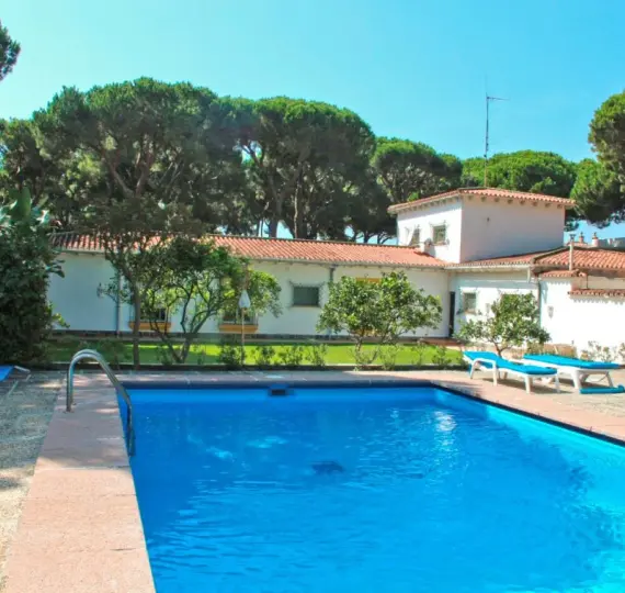 Oтдельно стоящая вилла R3834694