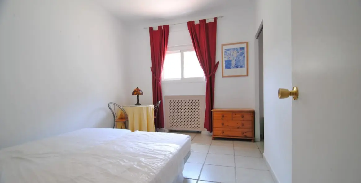 Продажа  отдельно стоящей виллы в Marbella East (район Elviria) 17