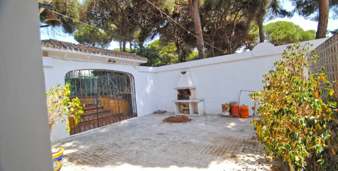 Продажа  отдельно стоящей виллы в Marbella East (район Elviria) 20