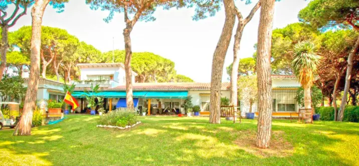 Продажа  отдельно стоящей виллы в Elviria 2