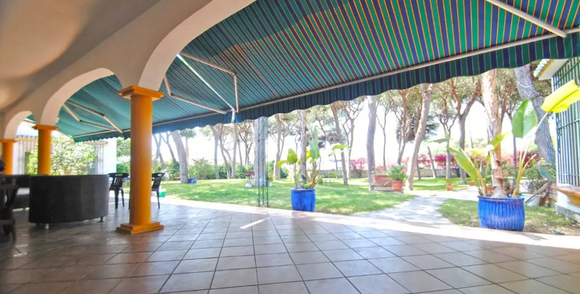 Продажа  отдельно стоящей виллы в Elviria 21