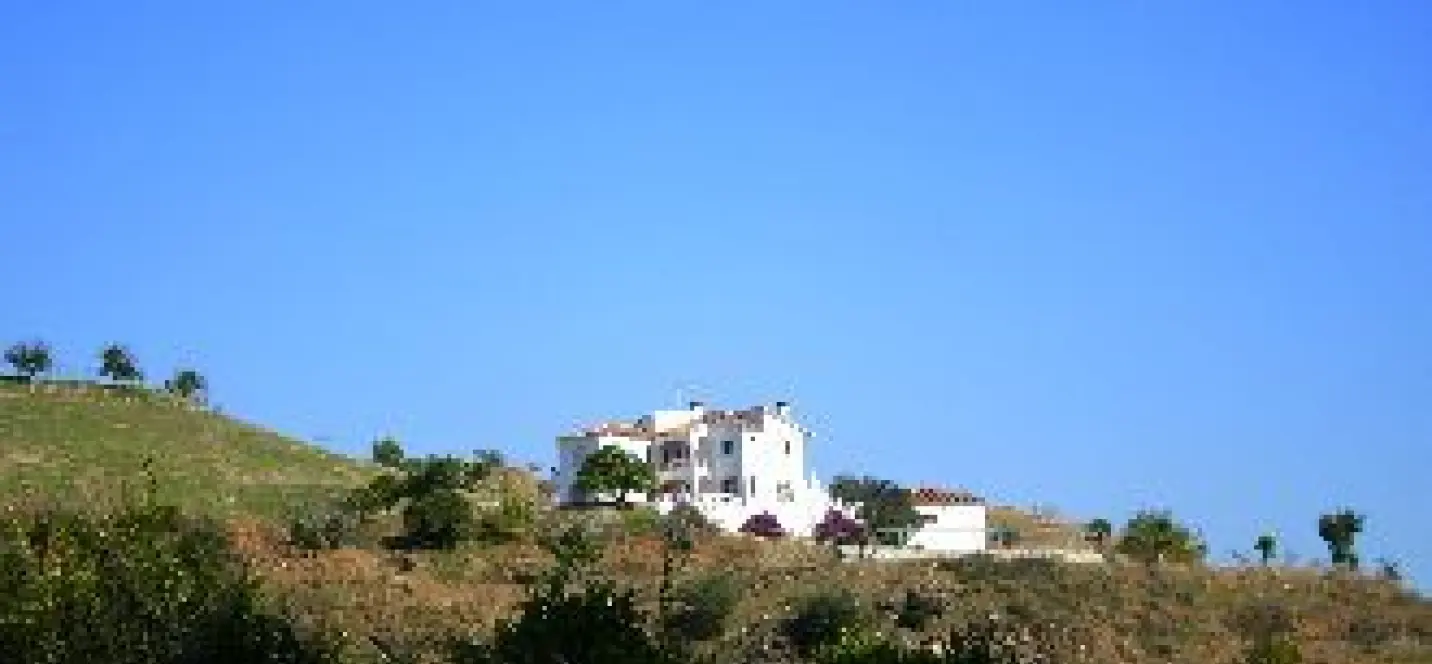 Sale of detached villa in Coín 1
