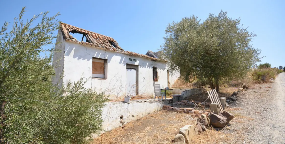 Продажа  жилого участка в Estepona (район Estepona) 1