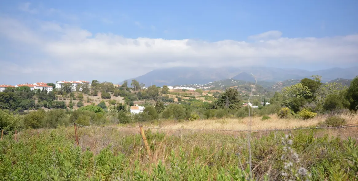 Продажа  жилого участка в Estepona (район Estepona) 2