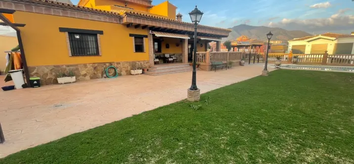 Venta de villa independiente en Mijas Costa 2