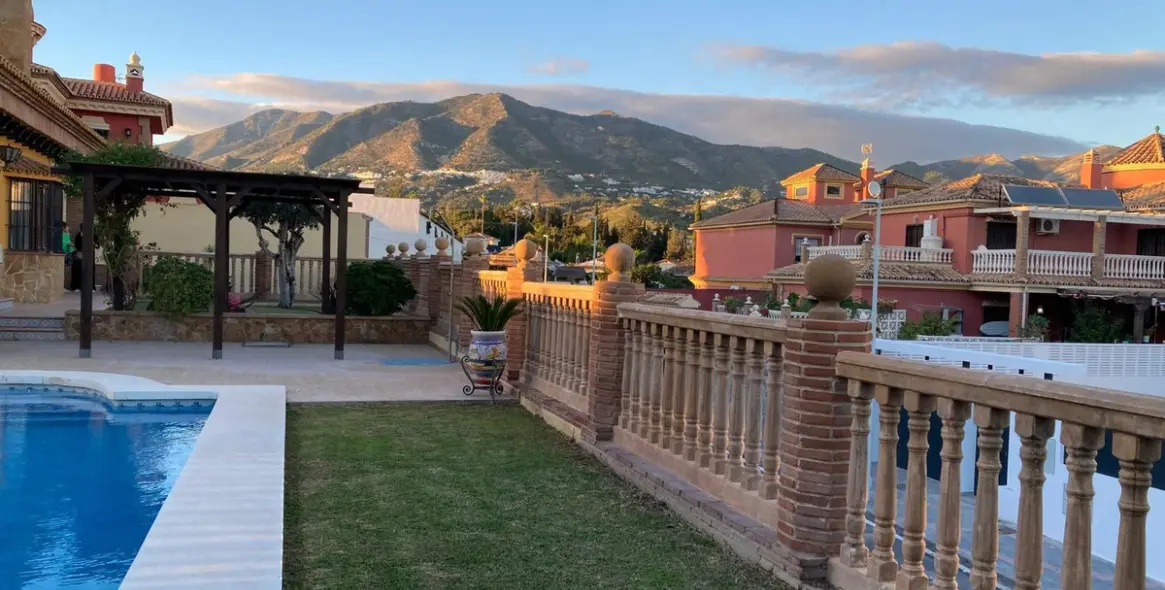 Sale of detached villa in Mijas Costa 44