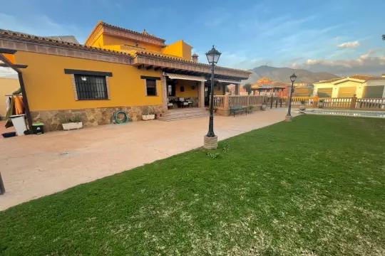 Image 3 thumb