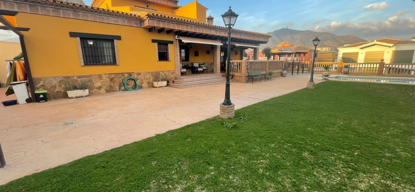 Sale of detached villa in Mijas Costa 2