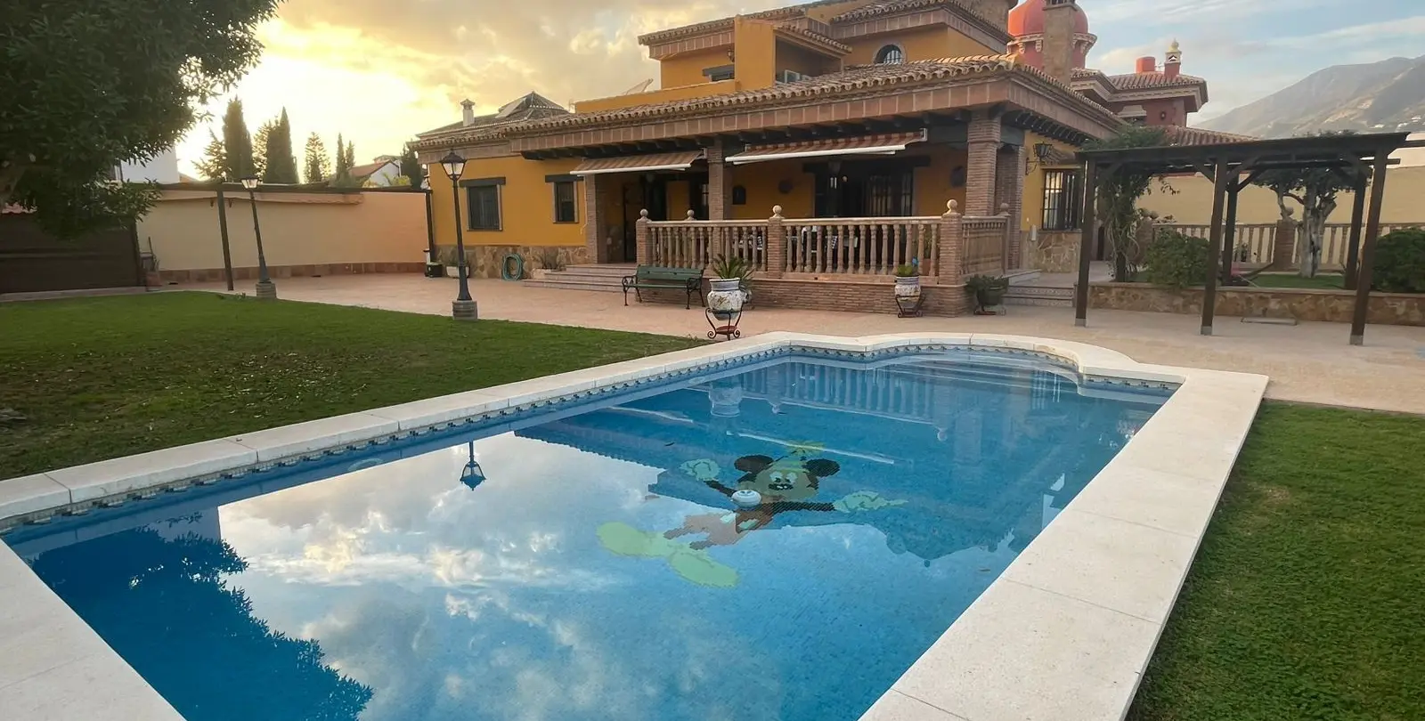 Продажа  отдельно стоящей виллы в Mijas Costa 8