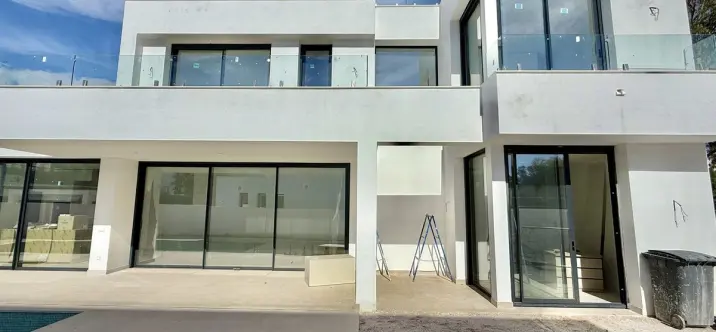 Продажа  отдельно стоящей виллы в Atalaya 4