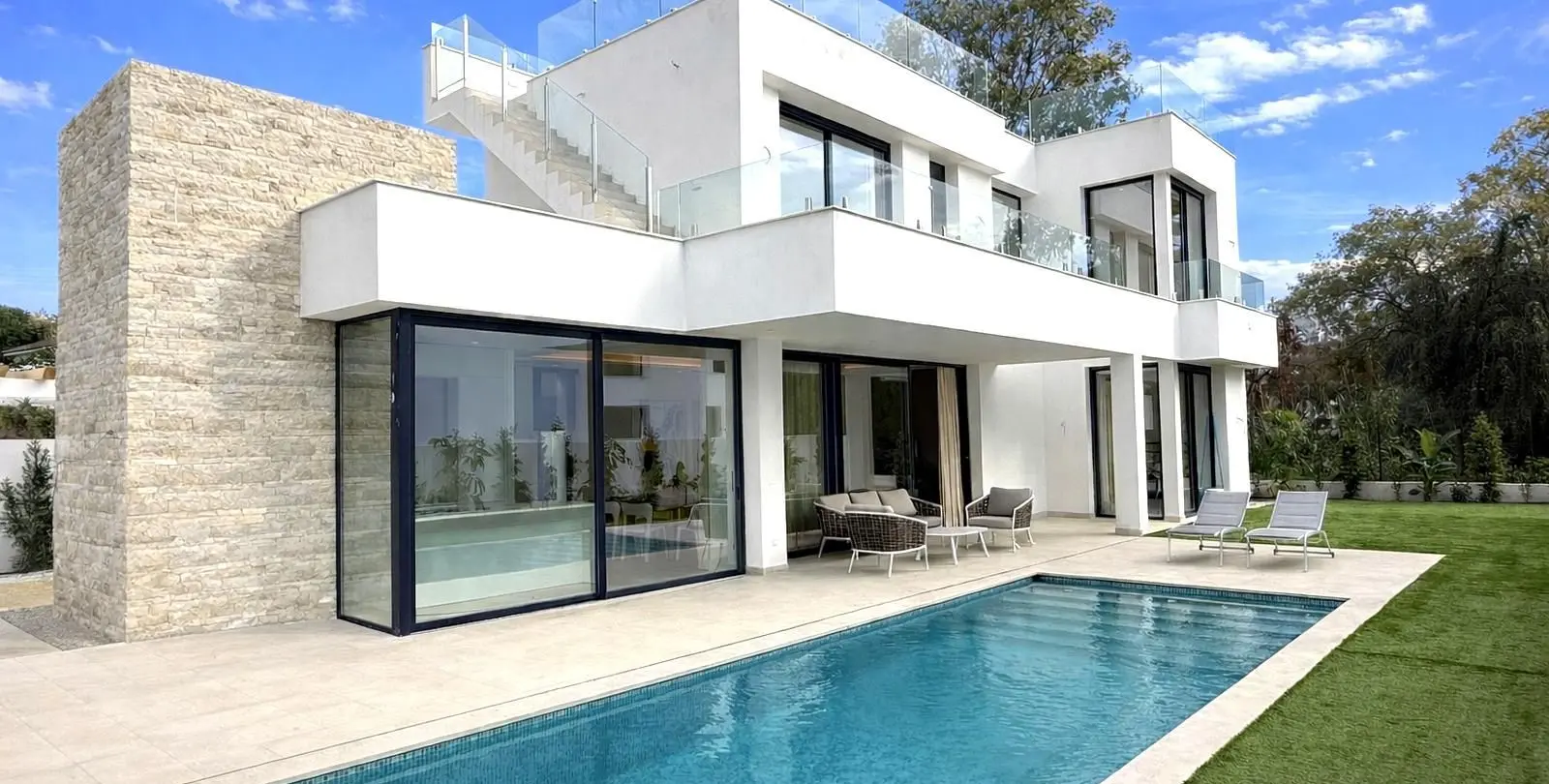 Venta de villa independiente en Atalaya 1