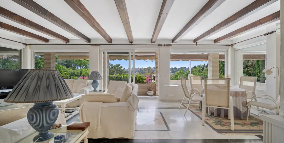 Продажа  отдельно стоящей виллы в Guadalmina Alta 10