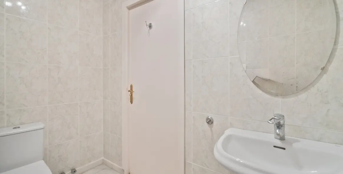 Продажа  отдельно стоящей виллы в Guadalmina Alta 25