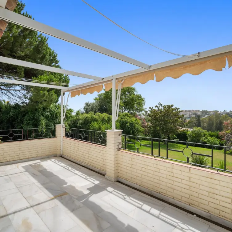Venta de villa independiente en Guadalmina Alta