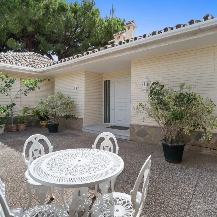 Venta de villa independiente en Guadalmina Alta