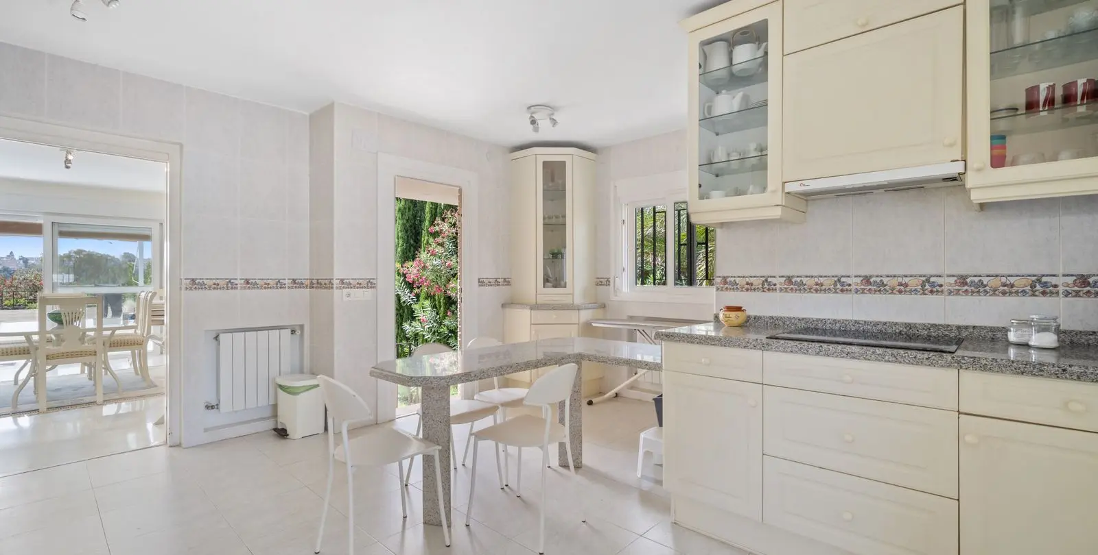 Venta de villa independiente en Guadalmina Alta 12
