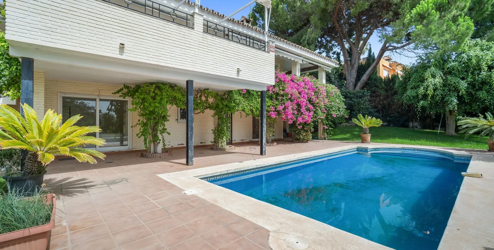 Venta de villa independiente en Guadalmina Alta 29