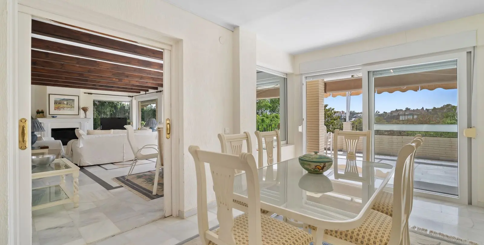 Venta de villa independiente en Guadalmina Alta 10