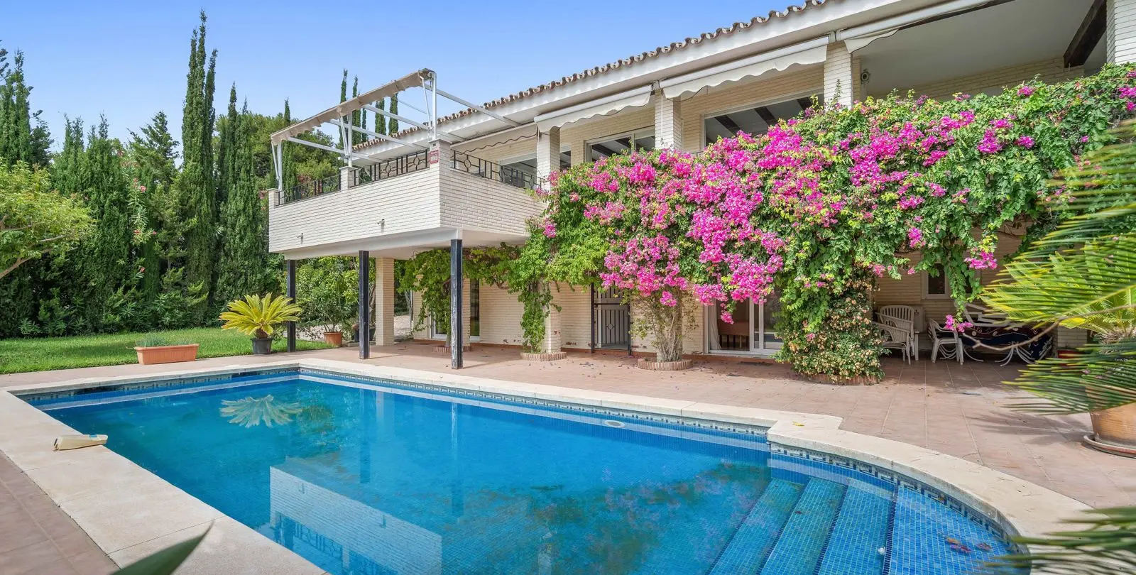 Venta de villa independiente en Guadalmina Alta 25