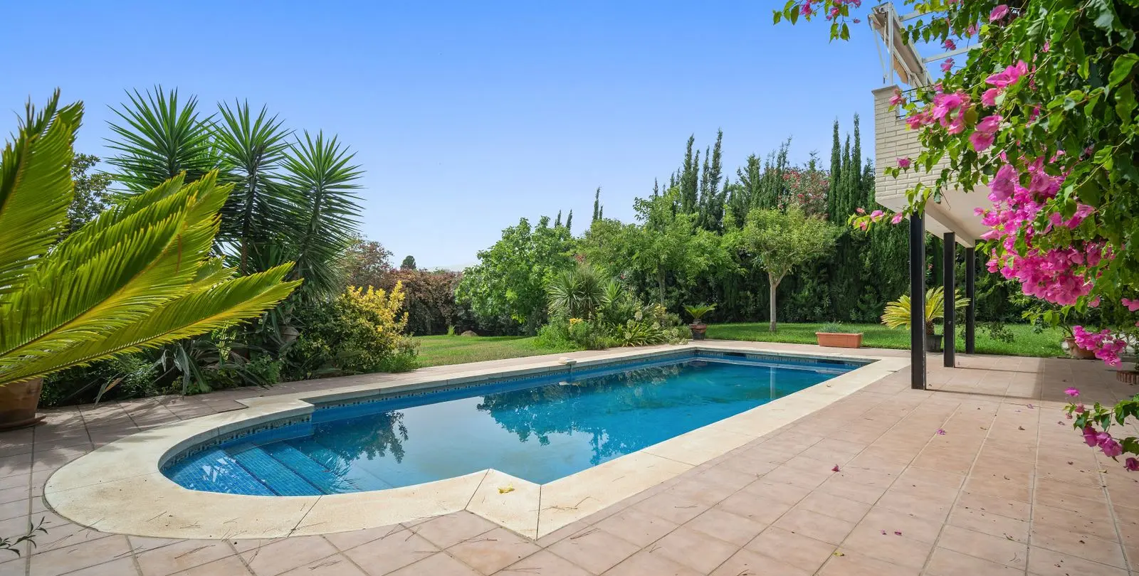 Venta de villa independiente en Guadalmina Alta 26