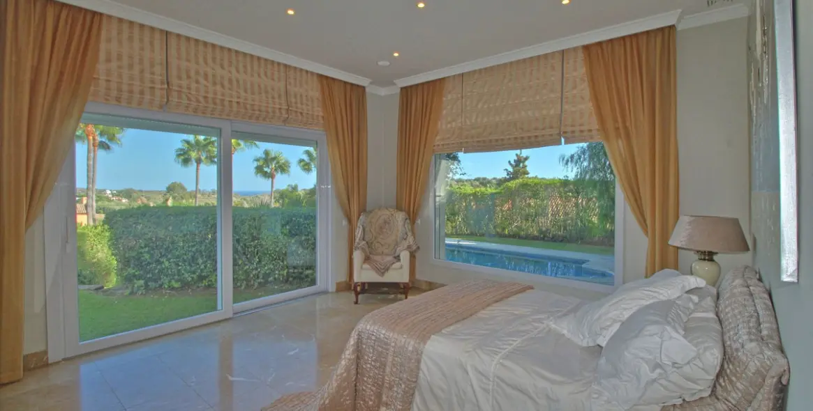 Продажа  отдельно стоящей виллы в Sotogrande Alto 10