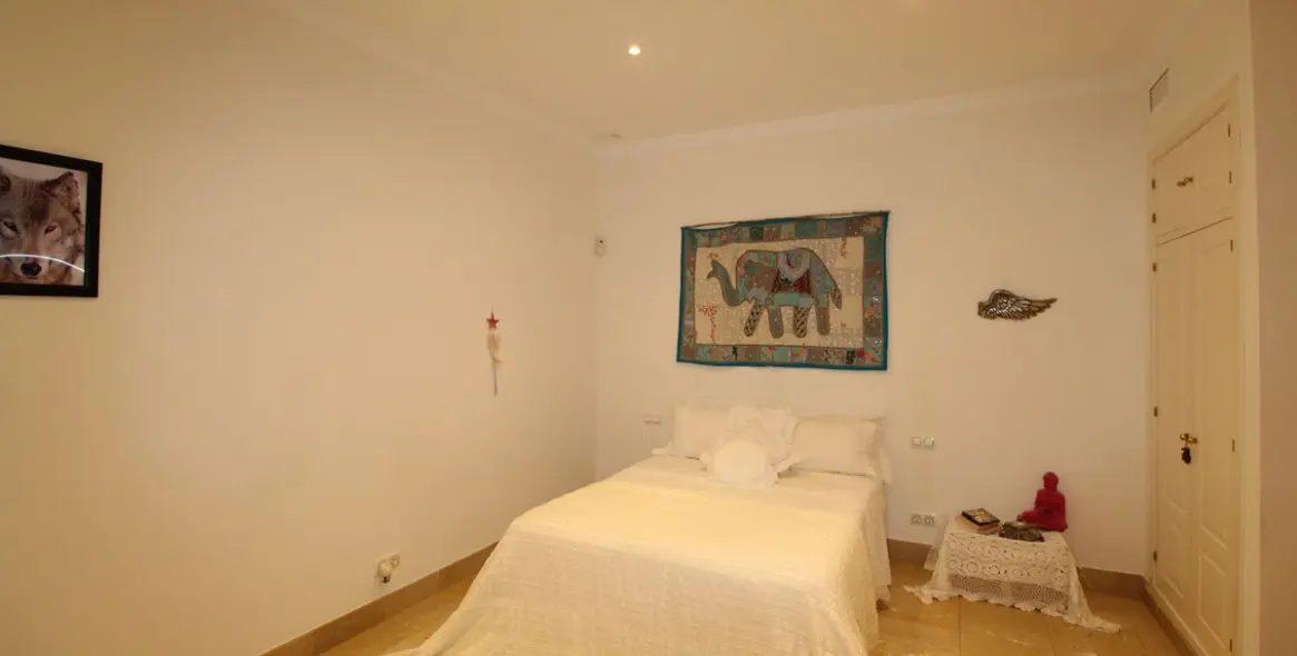 Продажа  отдельно стоящей виллы в Sotogrande Alto 17