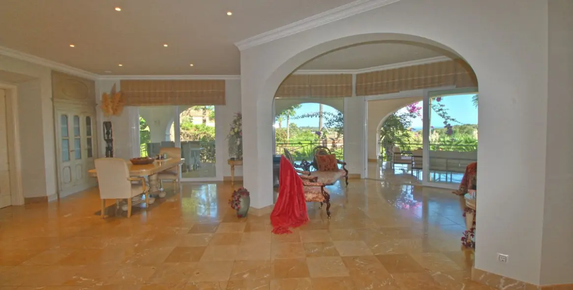 Продажа  отдельно стоящей виллы в Sotogrande Alto 19