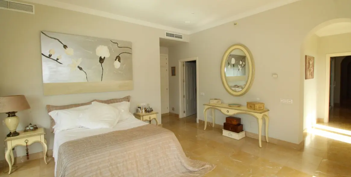 Продажа  отдельно стоящей виллы в Sotogrande Alto 20