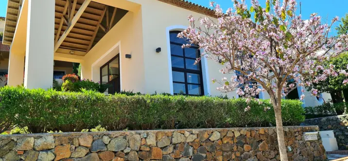 Venta de local comercial en Benahavís 2