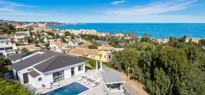 Venta de villa independiente en Torrenueva 0