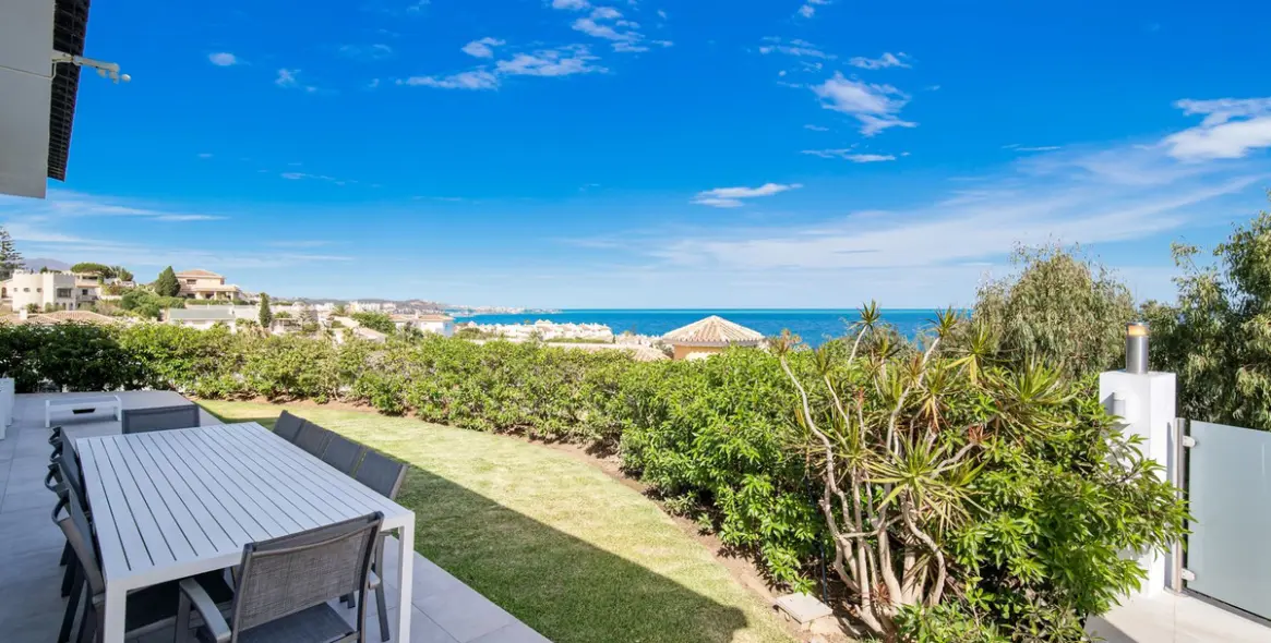 Sale of detached villa in Torrenueva 24