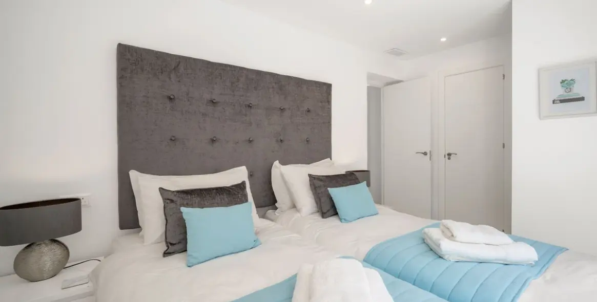 Sale of detached villa in Torrenueva 26