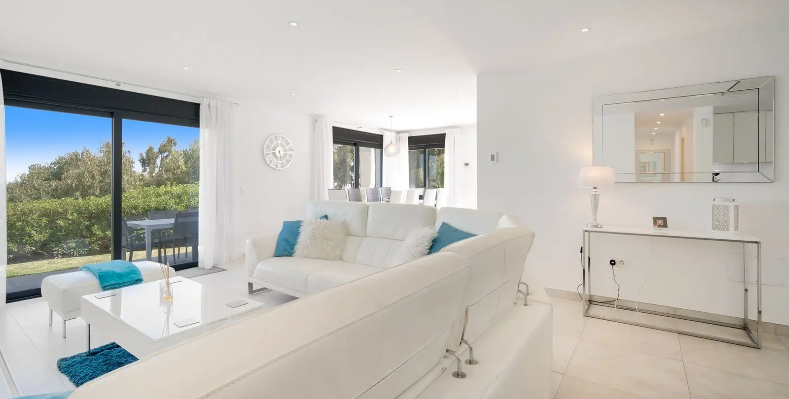 Sale of detached villa in Torrenueva 18