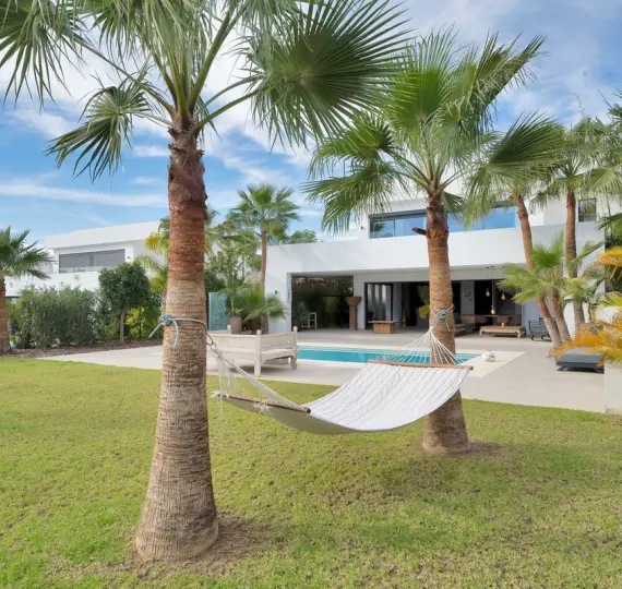 Venta de villa independiente en La Cala Golf