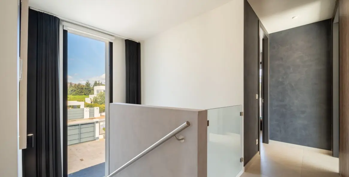 Sale of detached villa in La Cala Golf 29