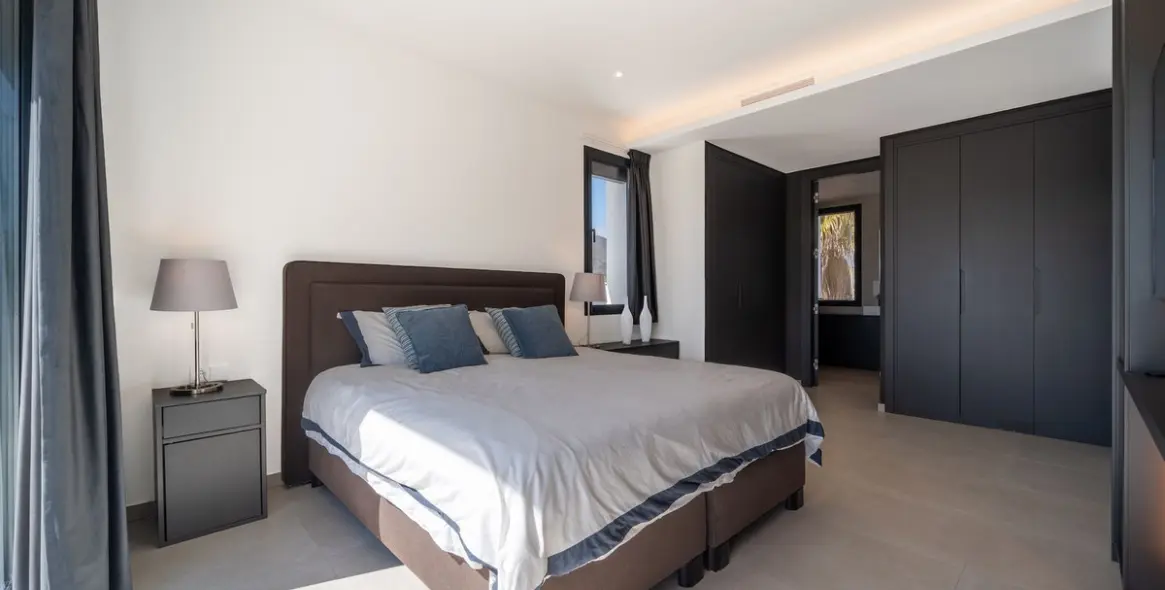 Sale of detached villa in La Cala Golf 33