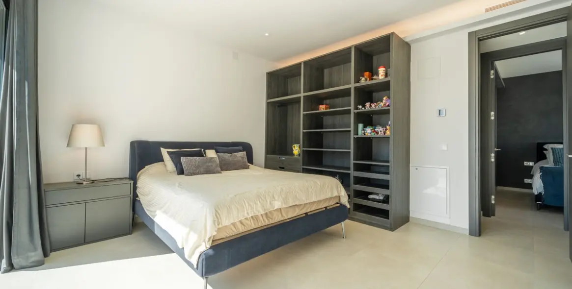 Sale of detached villa in La Cala Golf 35