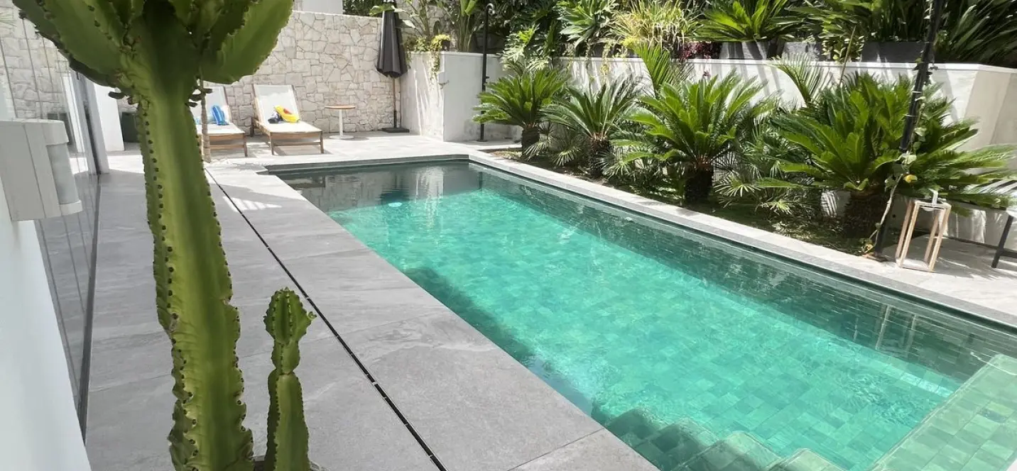 Short-term rent of detached villa in Nueva Andalucía 0
