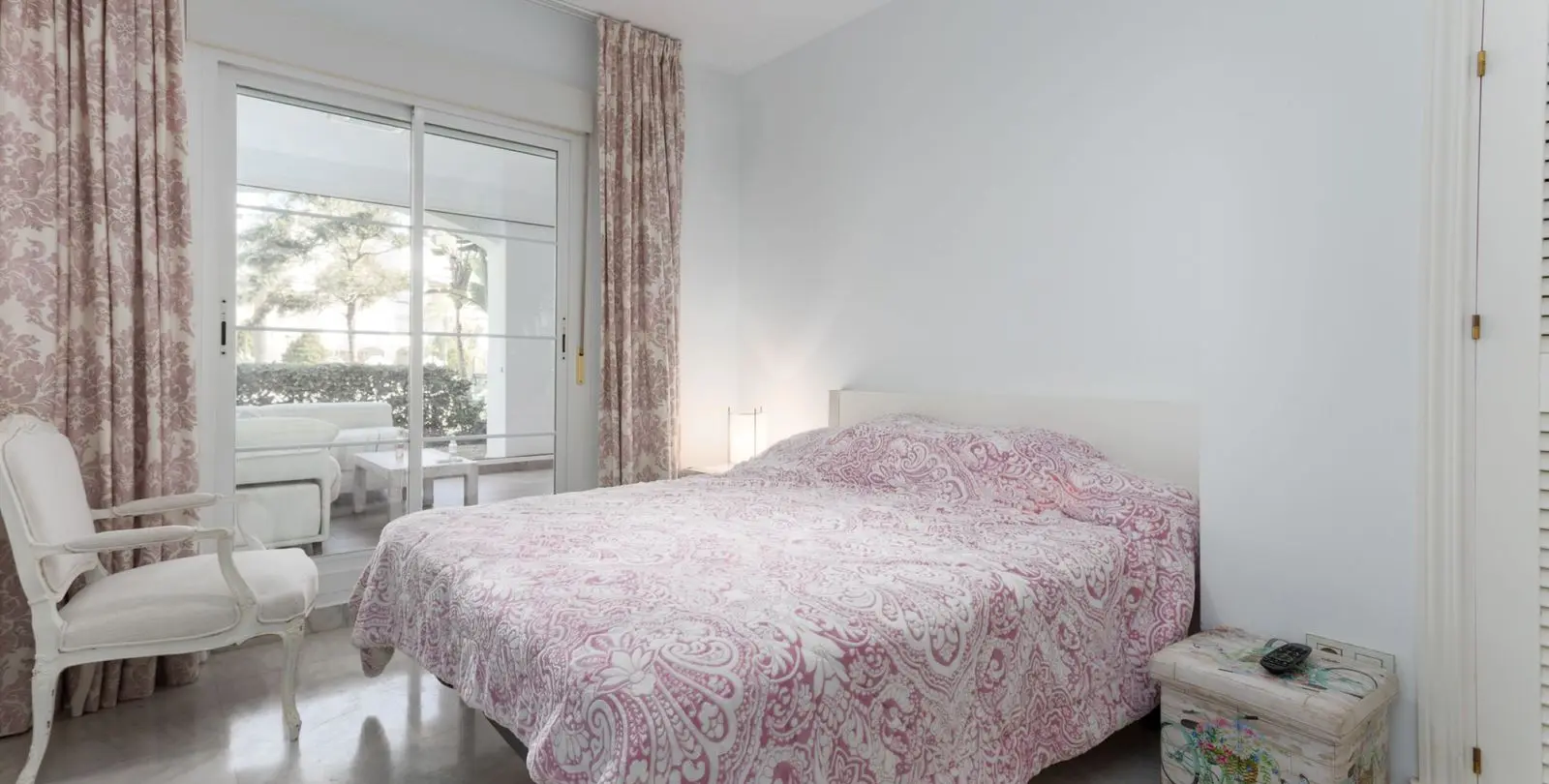 Продажа апартаментов на первом этаже в San Pedro de Alcántara 19