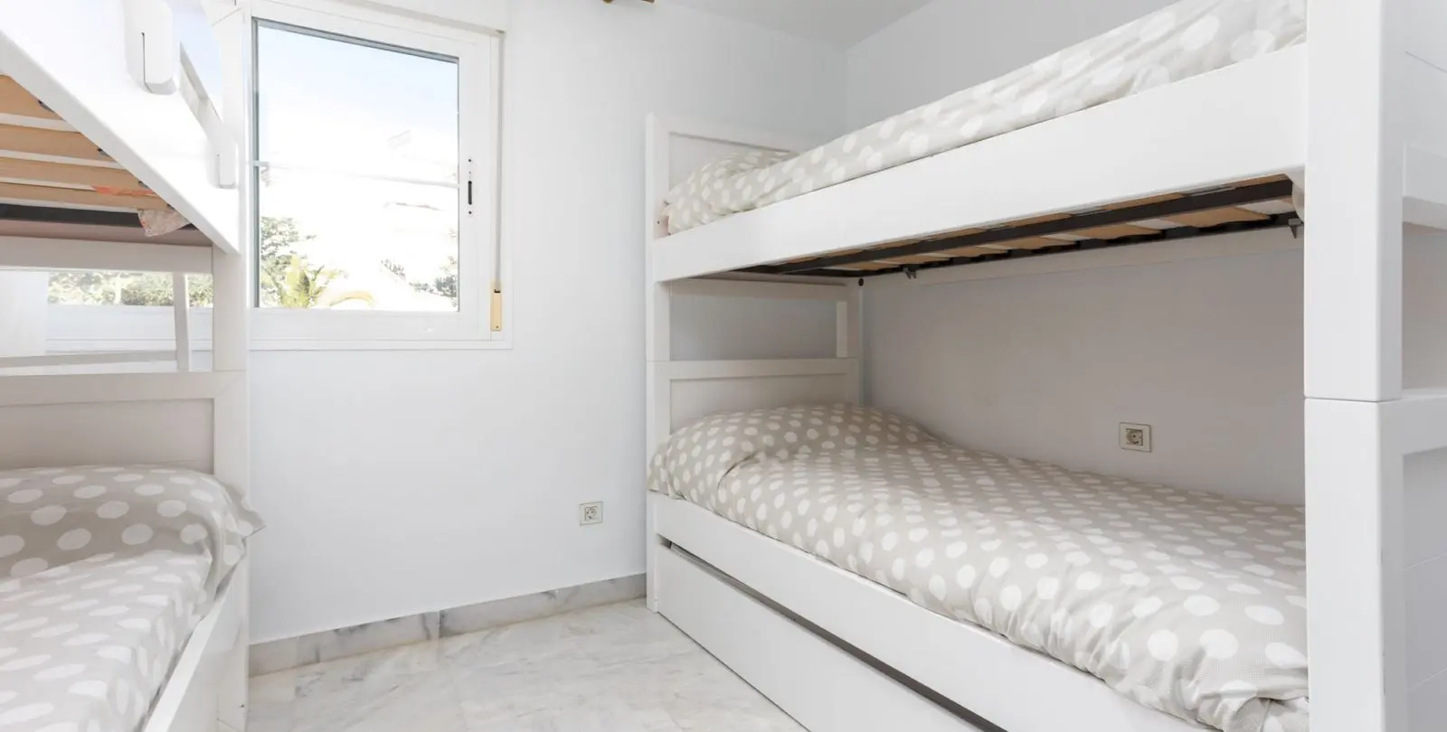 Продажа апартаментов на первом этаже в San Pedro de Alcántara 24