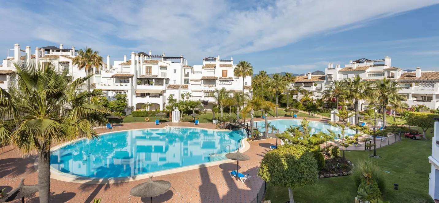 Venta de apartamento en planta baja en San Pedro de Alcántara 1