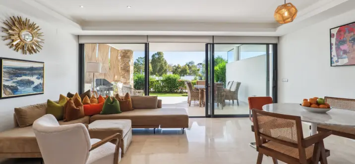 Townhouse R5042473 0