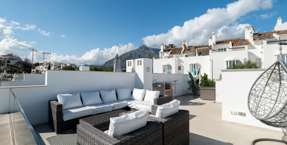 Sale of townhouse in Marbella (district The Golden Mile) 2