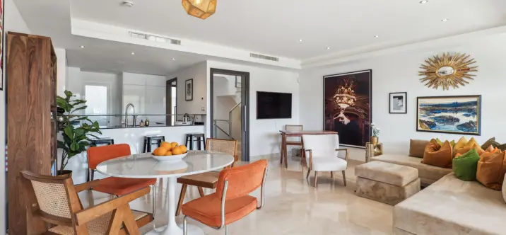 Townhouse R5042473 3