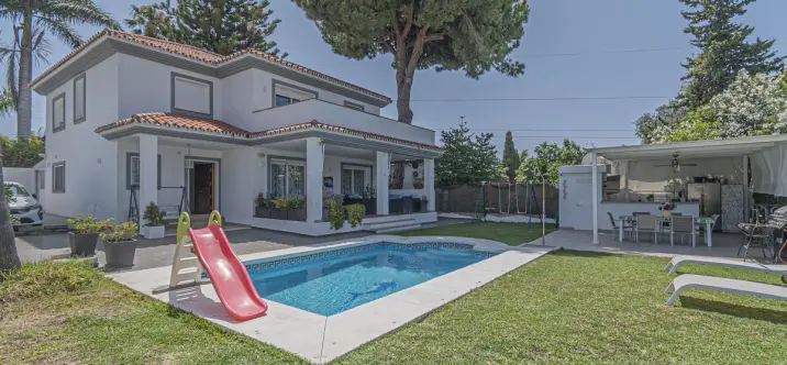 Venta de villa independiente en San Pedro de Alcántara 1