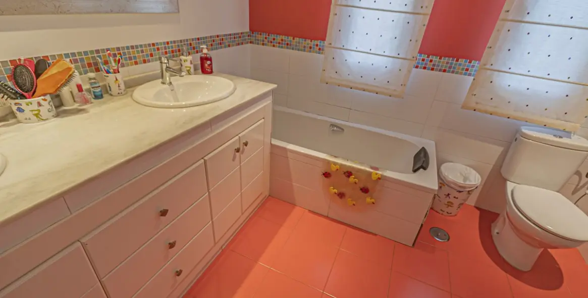 Venta de villa independiente en San Pedro de Alcántara 26