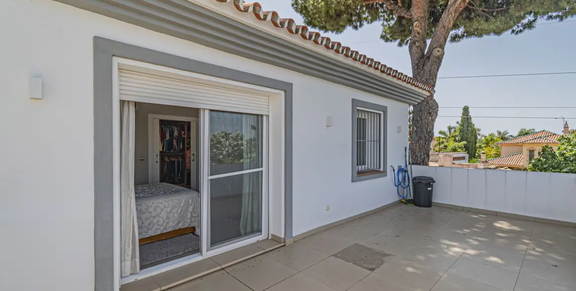 Venta de villa independiente en San Pedro de Alcántara 27