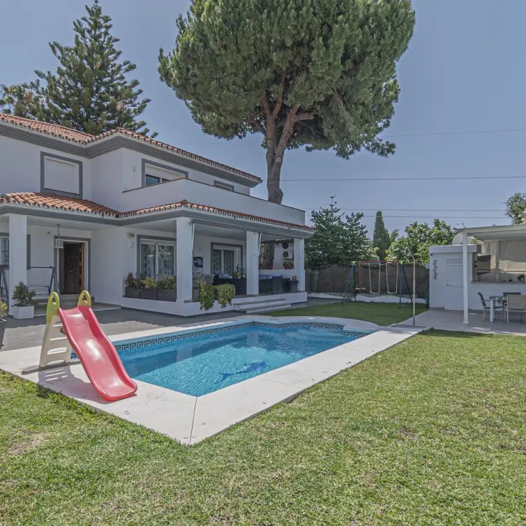 Venta de villa independiente en San Pedro de Alcántara